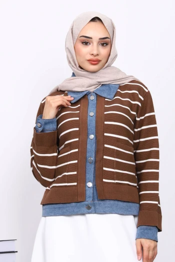 Kahverengi Düğmeli Kot Detaylı Triko Hırka