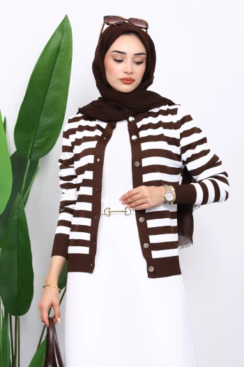 Kahverengi Düğmeli Soğuk İplik Triko Hırka