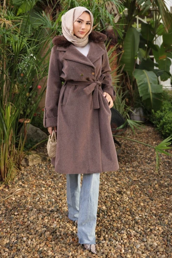 Kahverengi Yaka Kürklü Angora Kaban