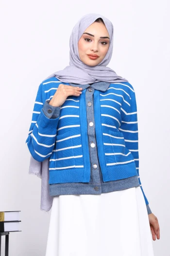 Mavi Düğmeli Kot Detaylı Triko Hırka