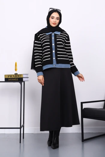 Siyah Düğmeli Kot Detaylı Triko Hırka