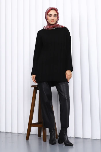 Siyah Yan Yırtmaçlı Fitilli Triko Tunik