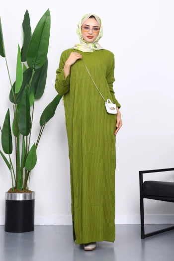 Yeşil Bisiklet Yaka Yan Yırtmaçlı Triko Elbise