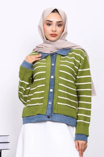 Yeşil Düğmeli Kot Detaylı Triko Hırka