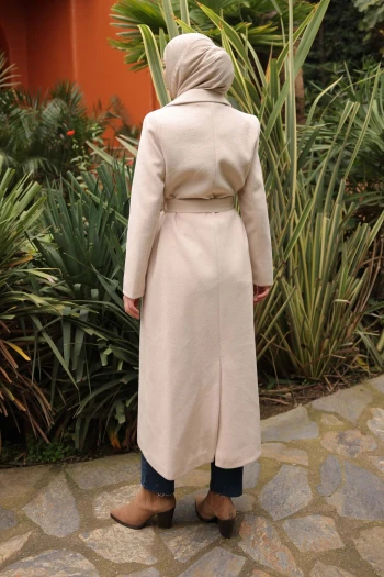 Bej Bel Kuşaklı Uzun Kaşe Kaban