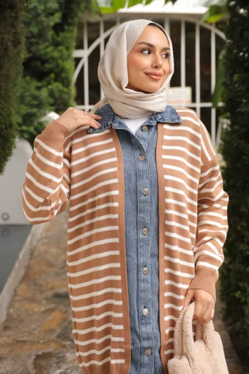 Bisküvi Kot Detaylı Düğmeli Triko Hırka