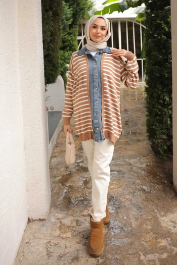 Bisküvi Kot Detaylı Düğmeli Triko Hırka