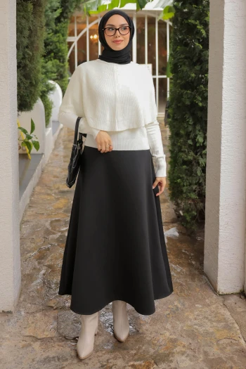 Ekru Pelerin Detaylı Fitilli Triko Kazak