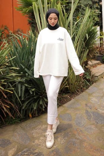 Ekru Sırt Baskı Detaylı İki İplik Sweatshirt