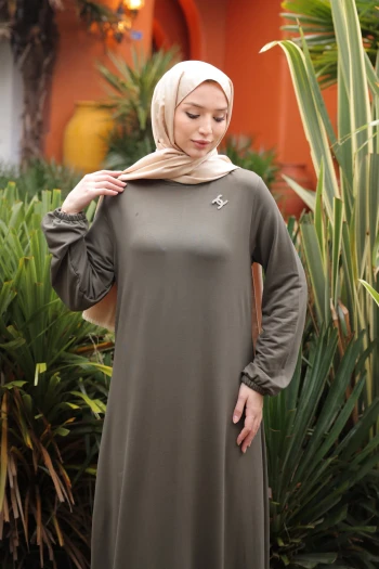 Haki Eteği Katlı Kol Lastikli Modal Elbise