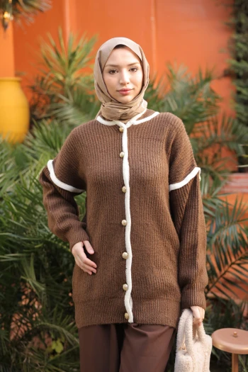 Kahverengi Balon Kol Düğmeli Triko Hırka