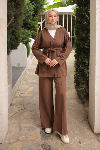 Kahverengi Bel Kuşaklı  Keten Tunik Pantolonlu Takım