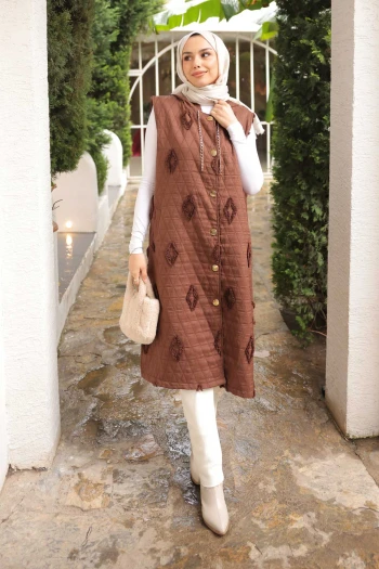 Kahverengi Kapüşonlu Kapitone Yelek