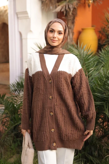Kahverengi V Yaka Düğmeli Triko Hırka
