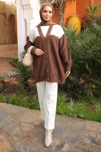 Kahverengi V Yaka Düğmeli Triko Hırka