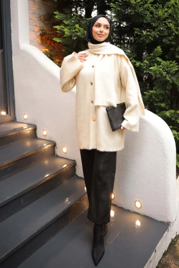 Krem Atkı Detaylı Angora Yumoş Triko Hırka