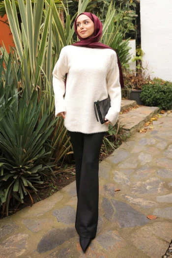 Krem Dik Yaka Angora Yumoş Triko Kazak