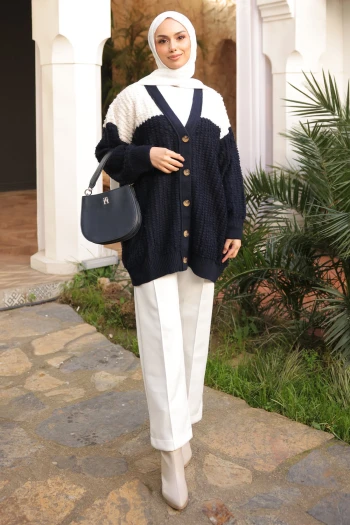 Lacivert V Yaka Düğmeli Triko Hırka