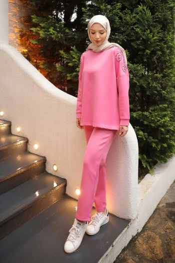 Pembe Omzu Taşlı Scuba Takım