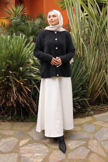 Siyah Bisiklet Yaka Angora Yumoş Hırka