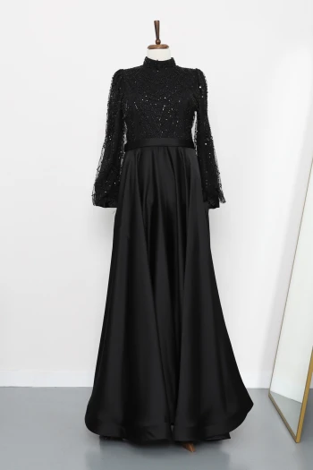 Siyah Boncuklu İşlemeli Saten Abiye