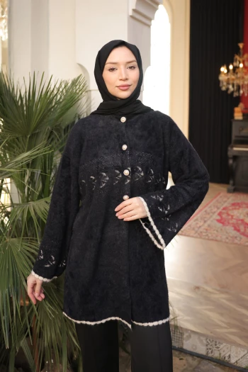 Siyah Desenli Angora Yumoş Triko Hırka