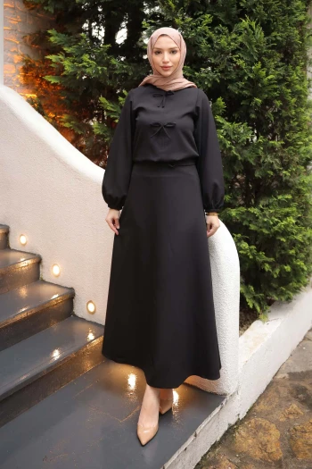 Siyah Önü Fiyonklu Krep Bluz Etekli Takım