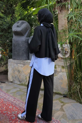 Siyah Pelerin Görünümlü Gömlek Pantolonlu Modal Takım