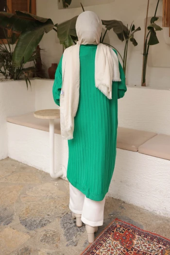 Yeşil Düğmeli Uzun Triko Merserize Hırka