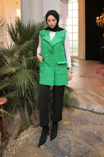 Yeşil Kruvaze Yaka Cepli Buklet Yelek