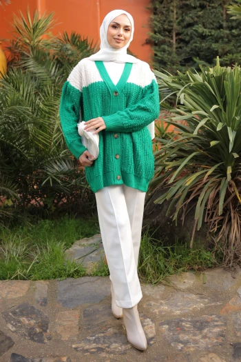 Zümrüt Yeşili V Yaka Düğmeli Triko Hırka
