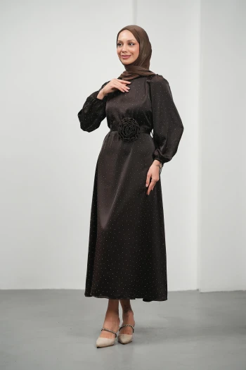 Acı Kahve Çiçek Kemerli Taşlı Saten Abiye