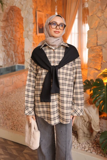 Bej Atkı Detaylı Garnili Ekose Gömlek