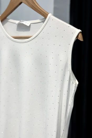 Ekru Bisiklet Yaka Sıfır Kol Taşlı İçlik