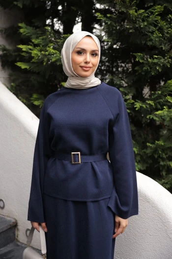 Lacivert Bel Kemer Detaylı Kazak Etekli Triko Takım