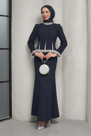 Lacivert Taş Detaylı Tasarım Abiye