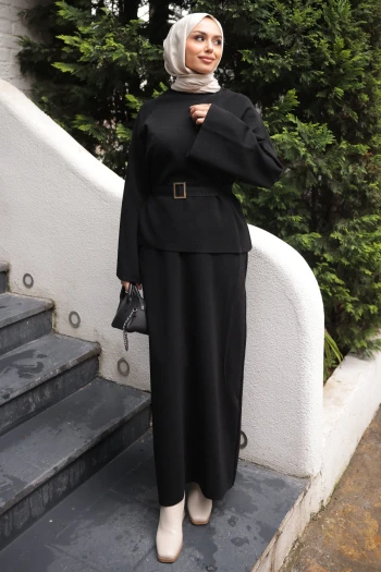 Siyah Bel Kemer Detaylı Kazak Etekli Triko Takım