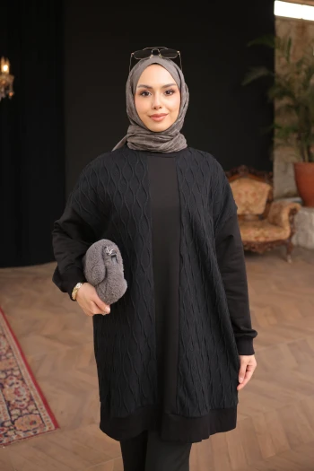 Siyah Bisiklet Yaka Kendinden Desenli Kol Lastikli Tunik