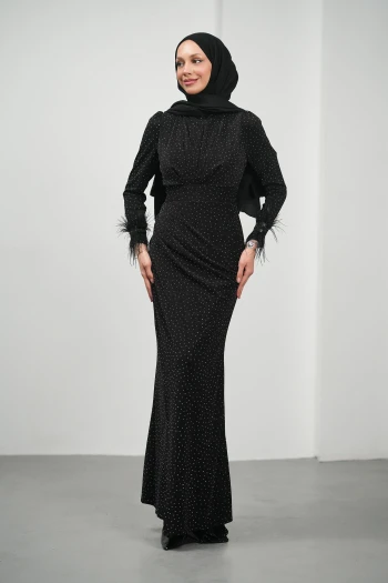 Siyah Kolları Tüğlü Taşlı Abiye