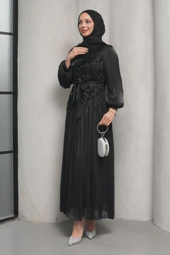 Siyah Önü Dalgalı Organze Piliseli Abiye