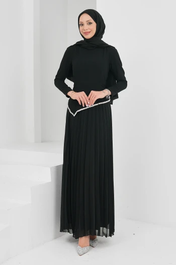 Siyah Taş Detaylı Tasarım Abiye