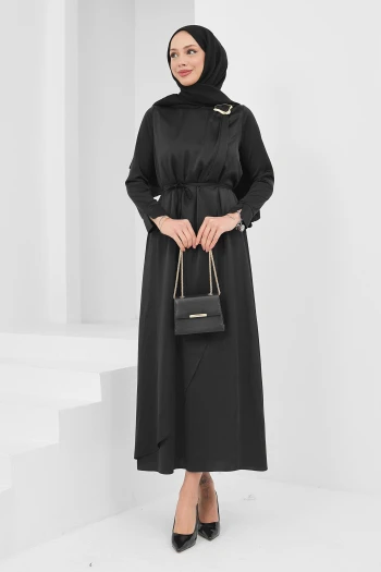 Siyah Yaka Tokalı Saten Abiye