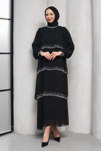 Siyah Yakası Ve Katları Taş Detaylı Şifon Abiye