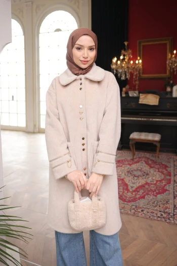 Taş Cepli Düğmeli Angora Kaban