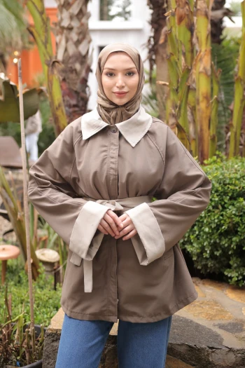 Vizon Kuşaklı Garnili Kısa Trençkot