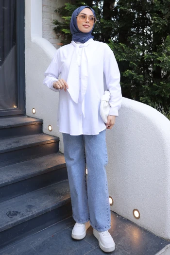 Beyaz Yaka Bağlamalı Poplin Gömlek