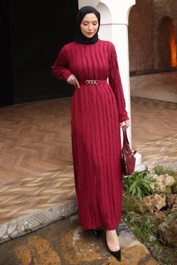 Bordo Zincir Kemerli Fırfırlı Gofre Elbise