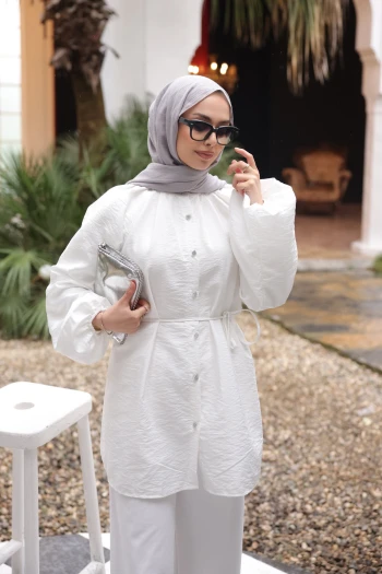 Ekru Balon Kol Kuşaklı Gömlek