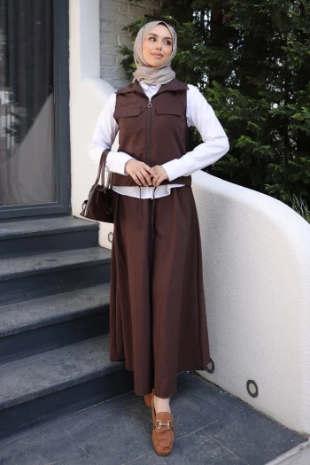Kahverengi Yelek Gömlek Etek Üçlü Takım