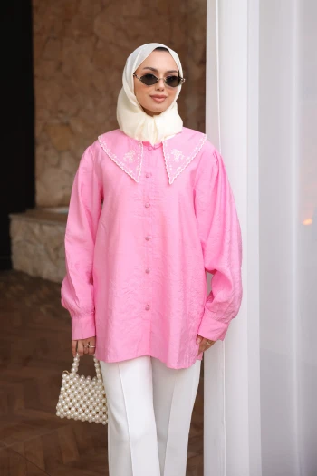 Pembe NFC-5345 Yaka Nakışlı Düğmeli Gömlek